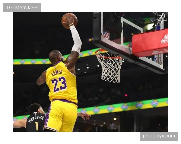 詹姆斯展现战术适配性，助湖人状态回暖豪取连胜