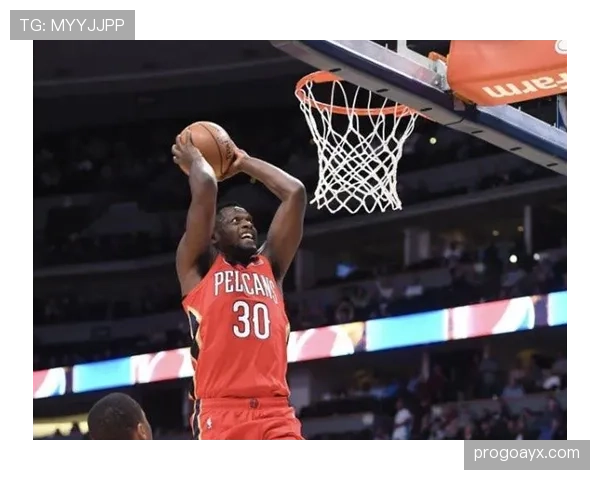 朱利叶斯·兰德尔利用挡拆制造错位提升内线得分效率明显