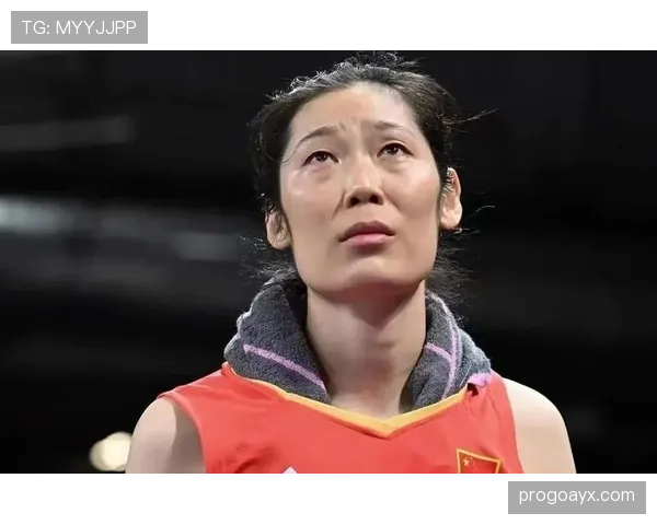 朱婷训练完啃馒头那会儿，谁还记得她年薪千万啊