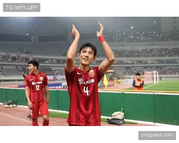 王燊超穿着名牌跑步鞋去买菜？这生活差太多了吧！